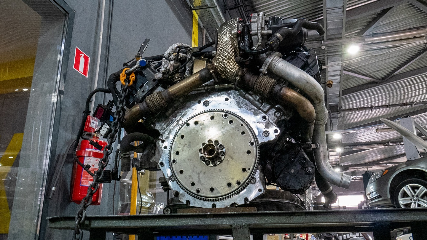 Engine repair 19