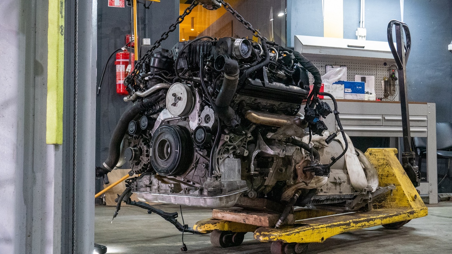 Engine repair 20